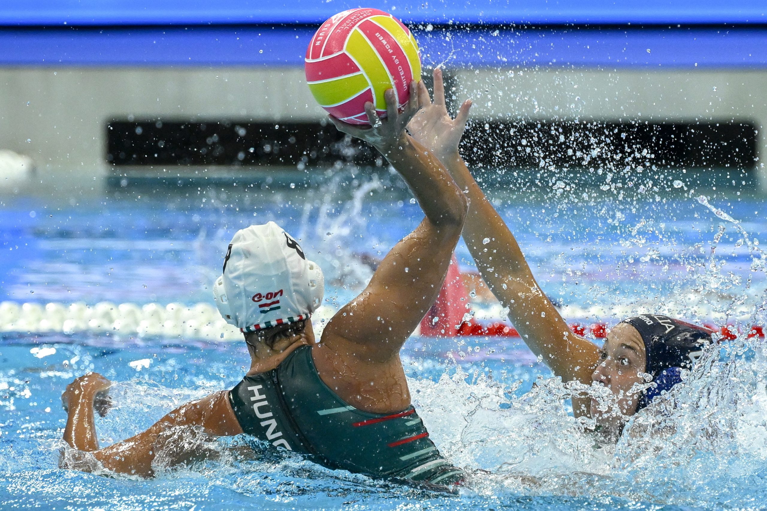 Az olimpiai bajnok spanyolokkal találkozik az elődöntőben a magyar női vízilabda-válogatott