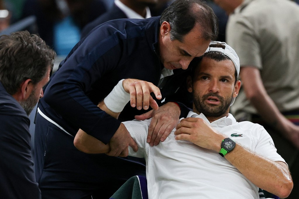 Dráma Wimbledonban: győztes játszma nélkül jutott tovább a világelső