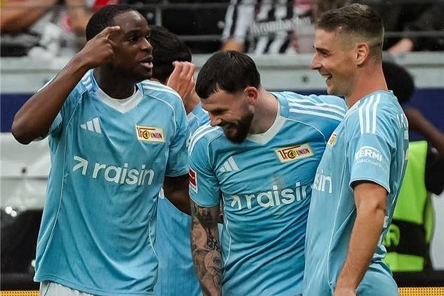 Bundesliga: Schäferék hétgólos meccsen győztek Frankfurtban