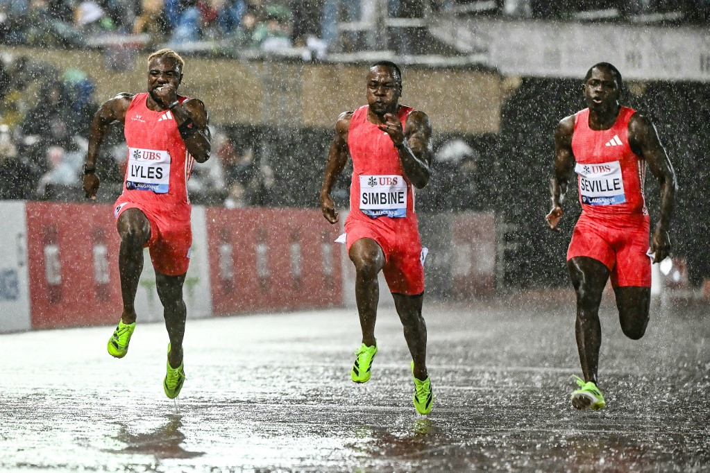 Meglepetés férfi, papírforma női 100 méteren