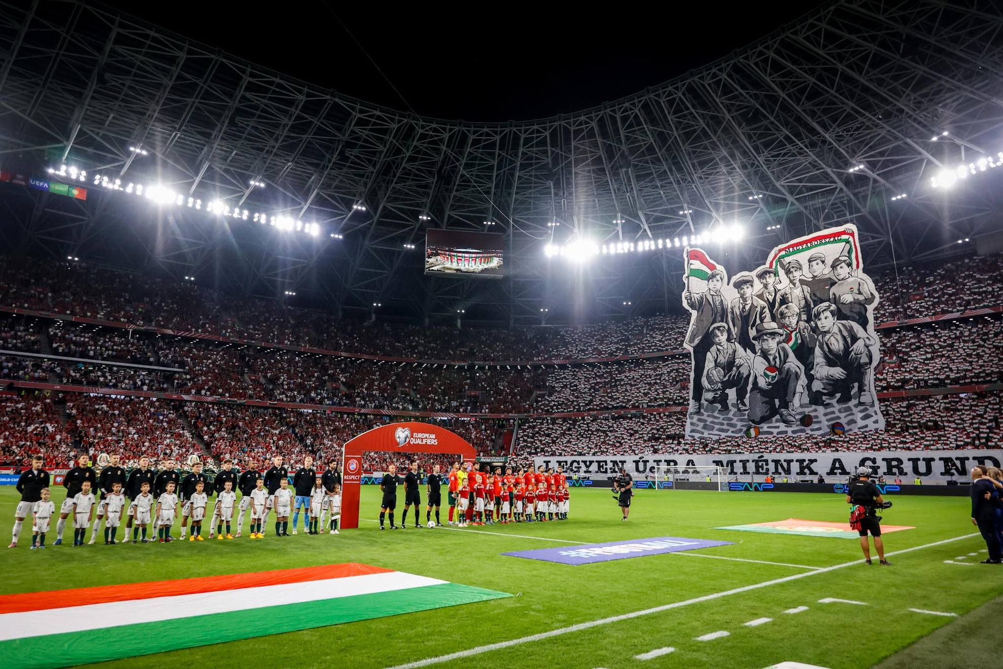 Varga Barnabás fejjel duplázott, CR7 tizenegyest lőtt, Portugália győzött + Galéria