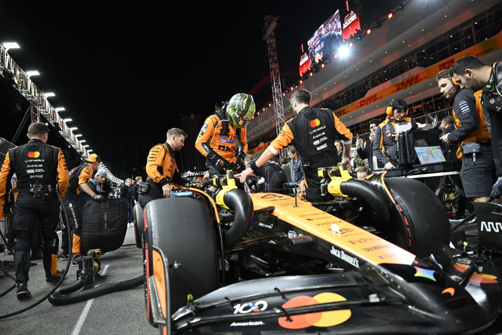 A McLarenek padlólemeze túlzott kopást mutatott, kizárták őket