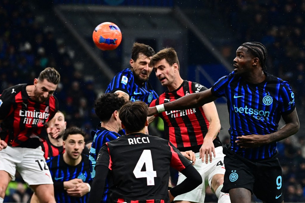 Az AC Milan nyerte a városi rangadót