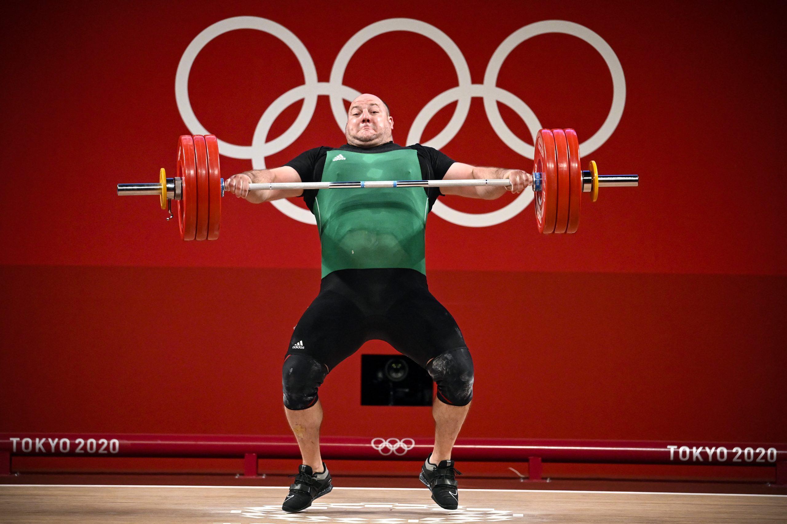 Az elnök, aki nemcsak irányít, hanem versenyez is