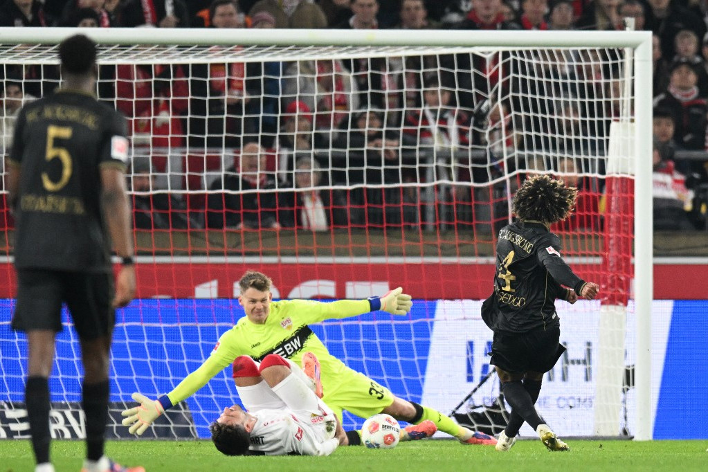 Bundesliga: hiába botlott, tovább nőtt az előnye a listavezetőnek