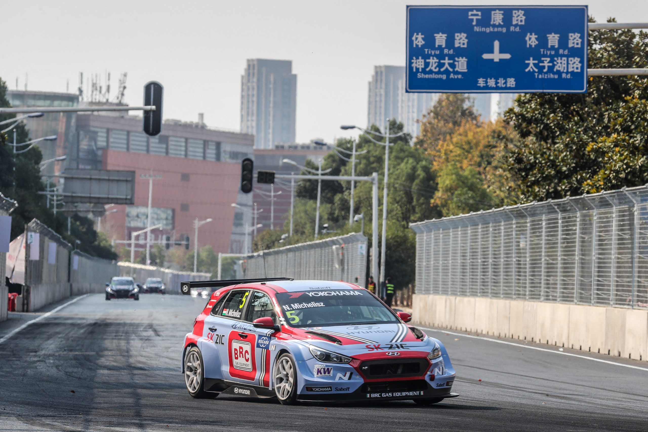 Michelisz a hatodik helyen