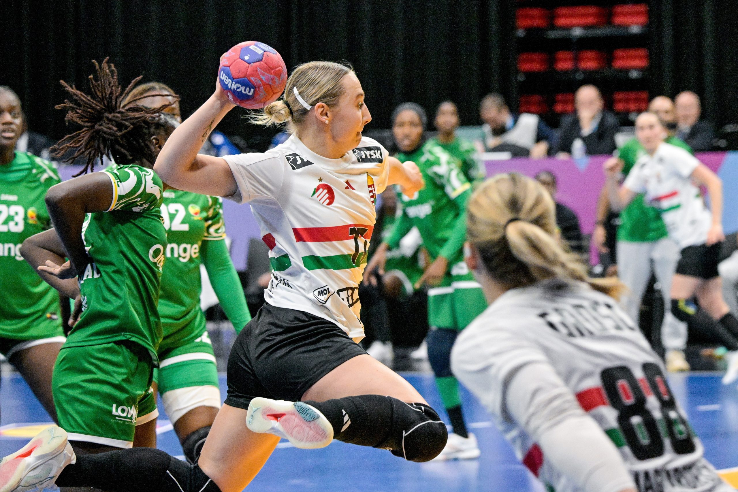 Remekül rajtolt a magyar válogatott