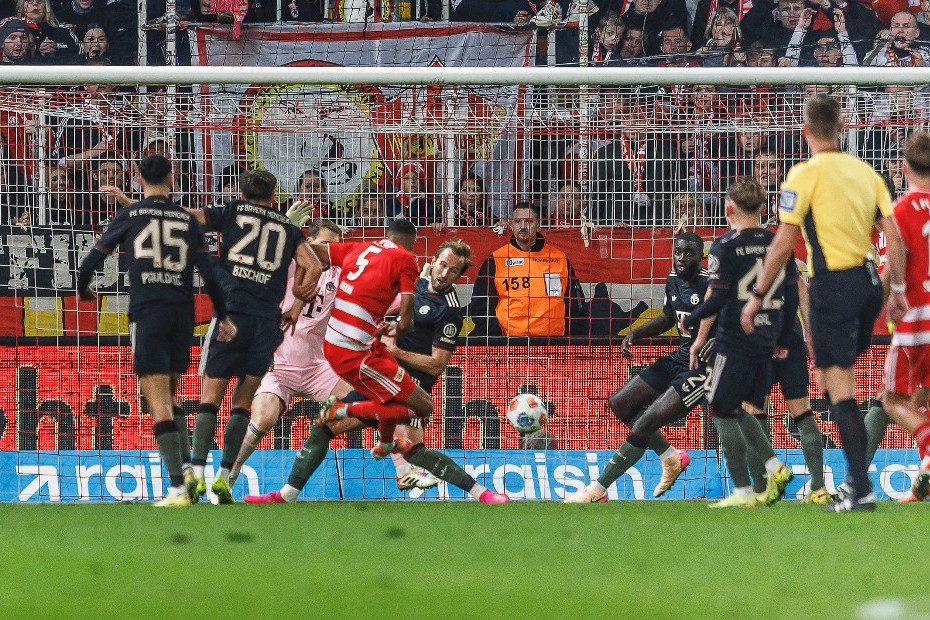 Schäferék állították meg a bajorok diadalmenetét