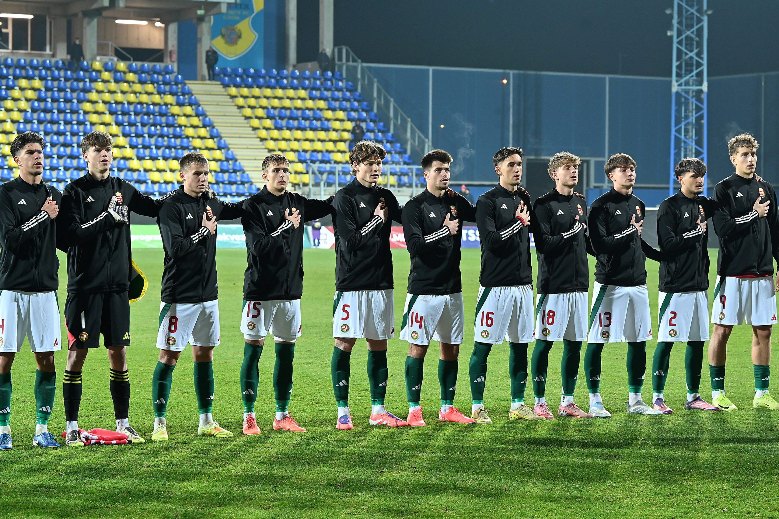 Vereség a franciáktól, de továbbjutás az elitkörbe