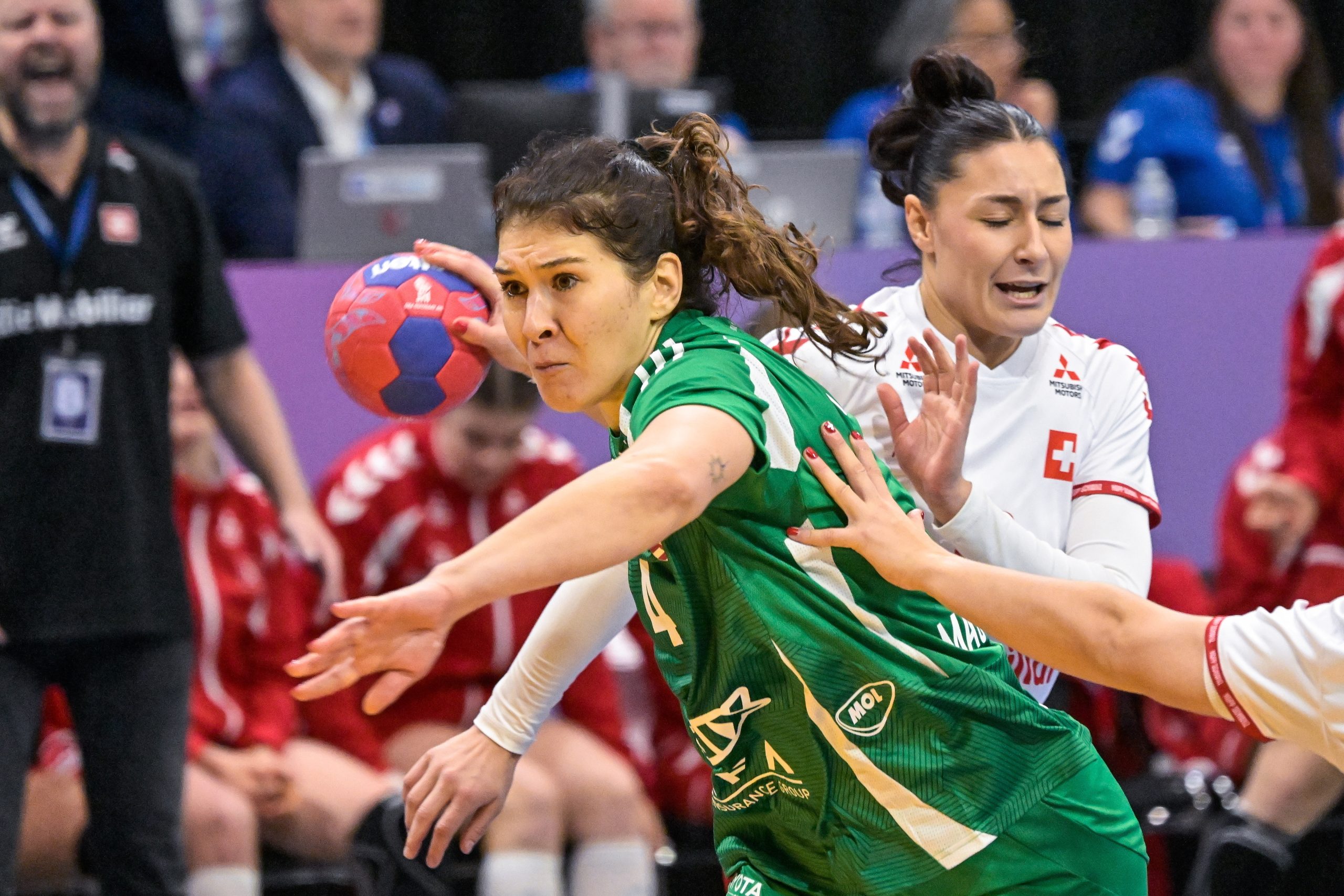 A svájciakat is legyőzték női kéziseink