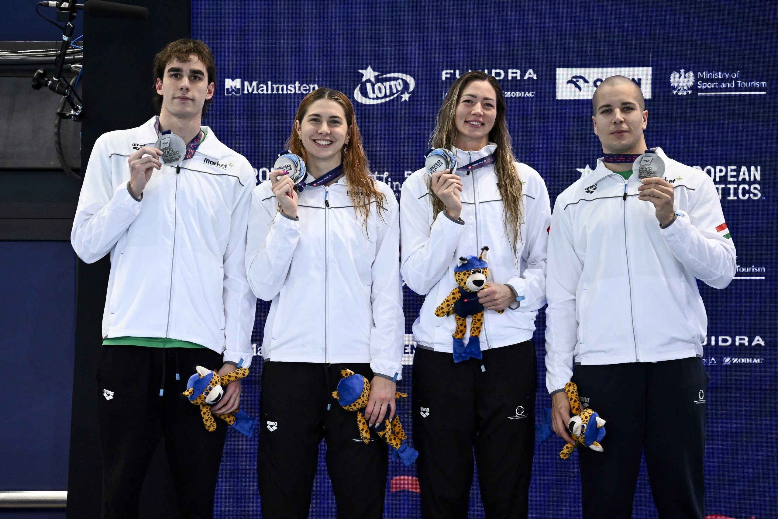 Ezüstérmet nyert a 4×50 méteres mixed gyorsváltó