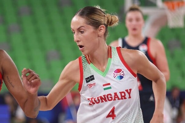 Pénzbüntetést kapott klubjától Dubei Debóra
