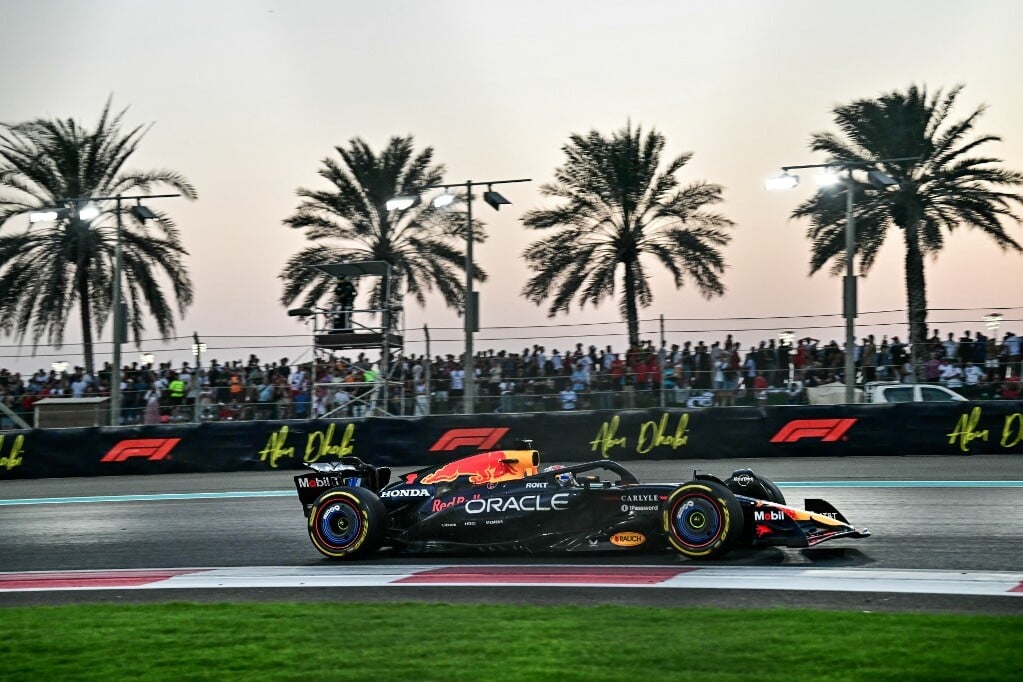 Verstappen az utolsó futamot is megnyerte, de Norris az új világbajnok