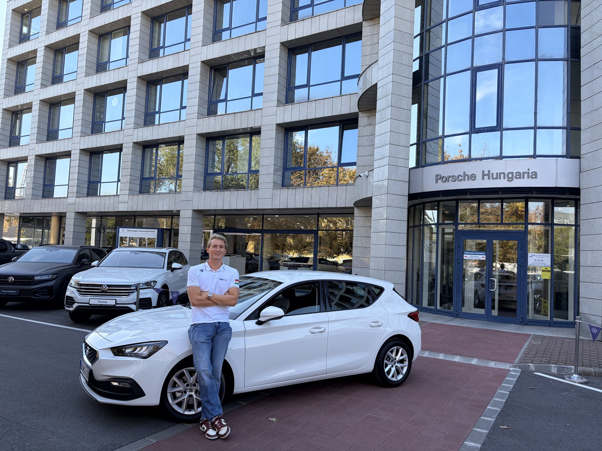 Immár 4 sportolónk 4 keréken a Porsche Hungaria jóvoltából